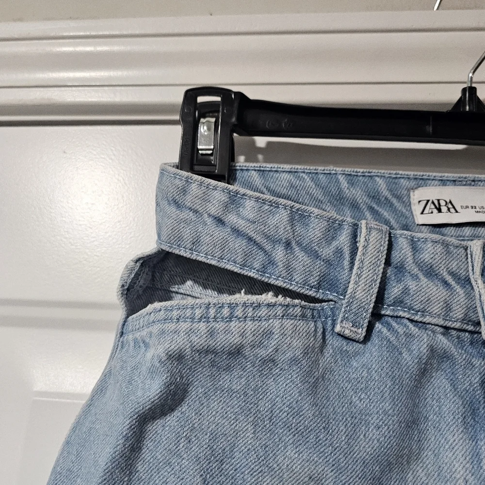 Zara cut outs on the pockets size 0